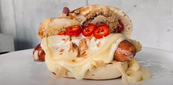 TRAUFFER's "The Raclette Dog"