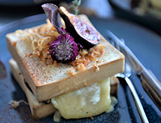 Herbst-Zaubertoast mit Raclettekäse