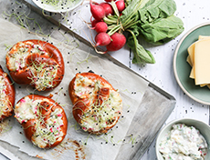 Bretzel au fromage à raclette et aux radis