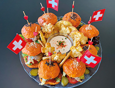 Mini-Raclette-Burger mit Kartoffelchips