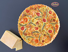 Raclettekäse-Spargel-Quiche mit Räucherlachs 