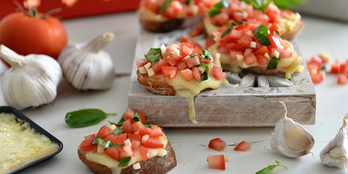 Bruschetta au fromage à raclette