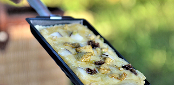 Raclette-Flammkuchen oriental