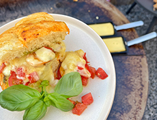 Bruschetta de foccacia grillée au fromage à raclette