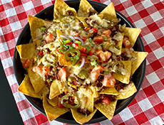 Überbackene Raclette-Nachos