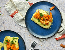 Croûtes au fromage à raclette et salade de courge