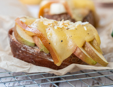 Apple and onion Raclette toast