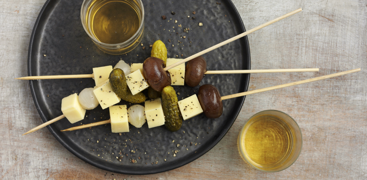 Apéro-Spiessli mit Raclettekäse, Winter Apéro-Spiessli mit Raclettekäse, Winter